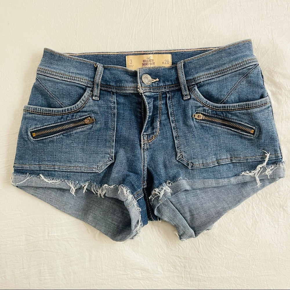 hollister low rise shorts medium wash